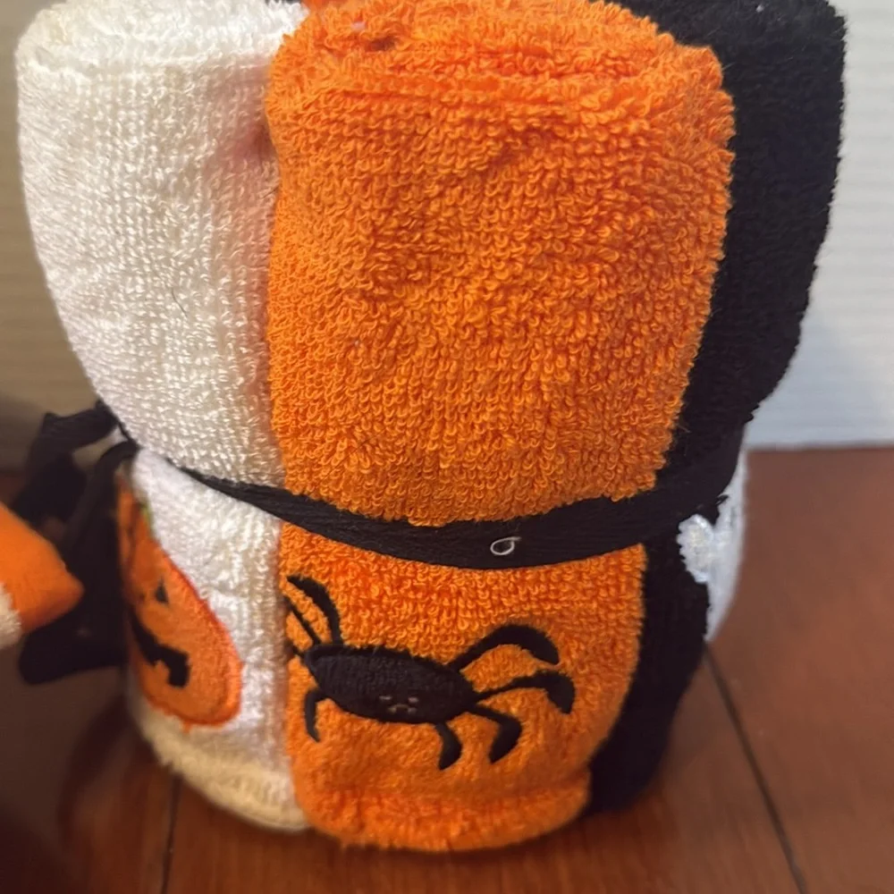 Halloween Ghost, pumpkin Spider finger Towels & washcloths? 100% cotton new read